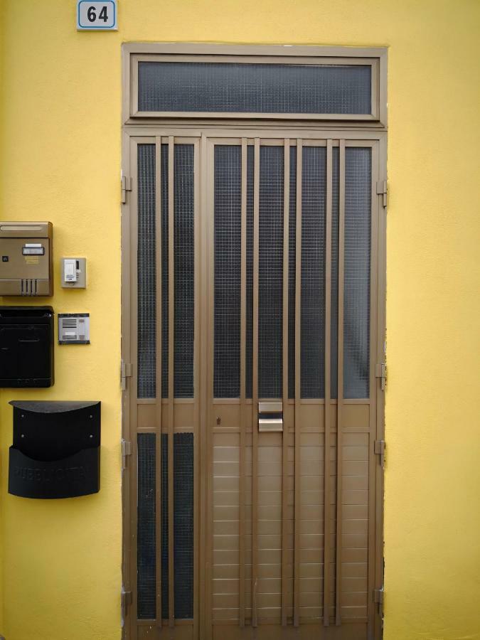 A Casa Di Rossano E Rossella Carbonia Exterior photo